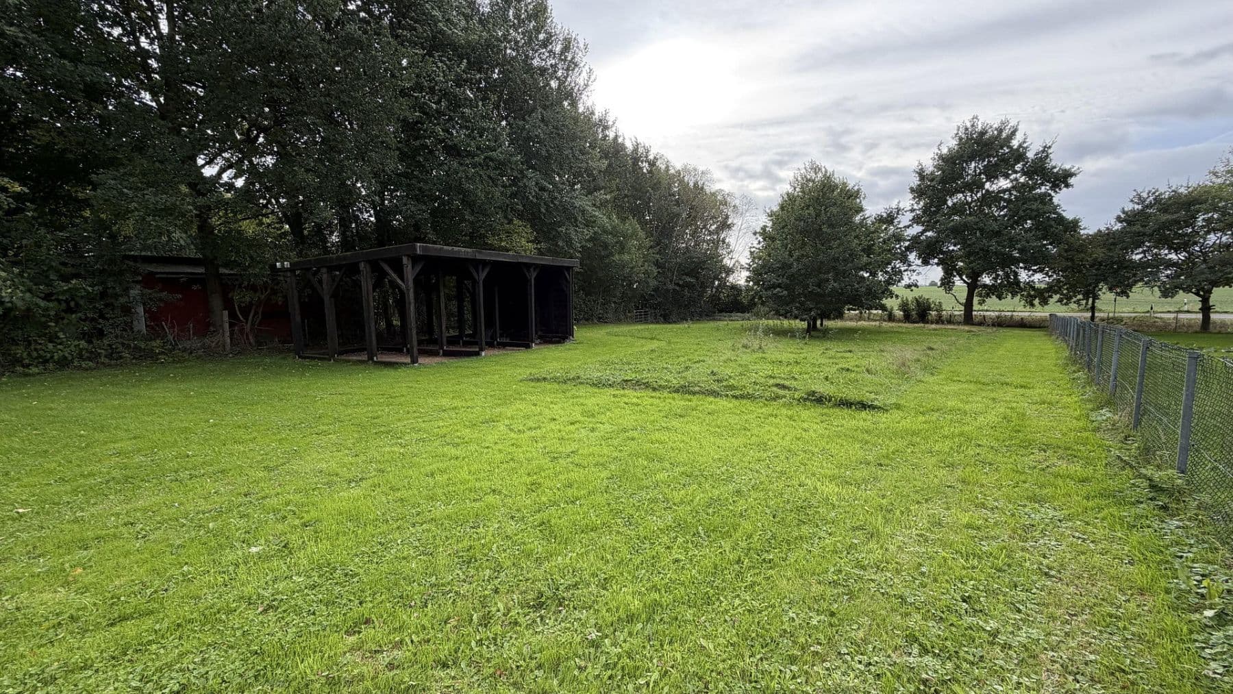 Predaj domu 190 m², pozemok 3.334 m², Rehhorst, Šlezvicko-Holštajnsko Predaj domu 190 m², pozemok 3.334 m², Rehhorst, Šlezvicko-Holštajnsko
