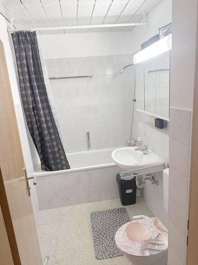 Prenájom bytu 3-izbový 68 m², Ulm, Bádensko-Wurttembersko Prenájom bytu 3-izbový 68 m², Ulm, Bádensko-Wurttembersko