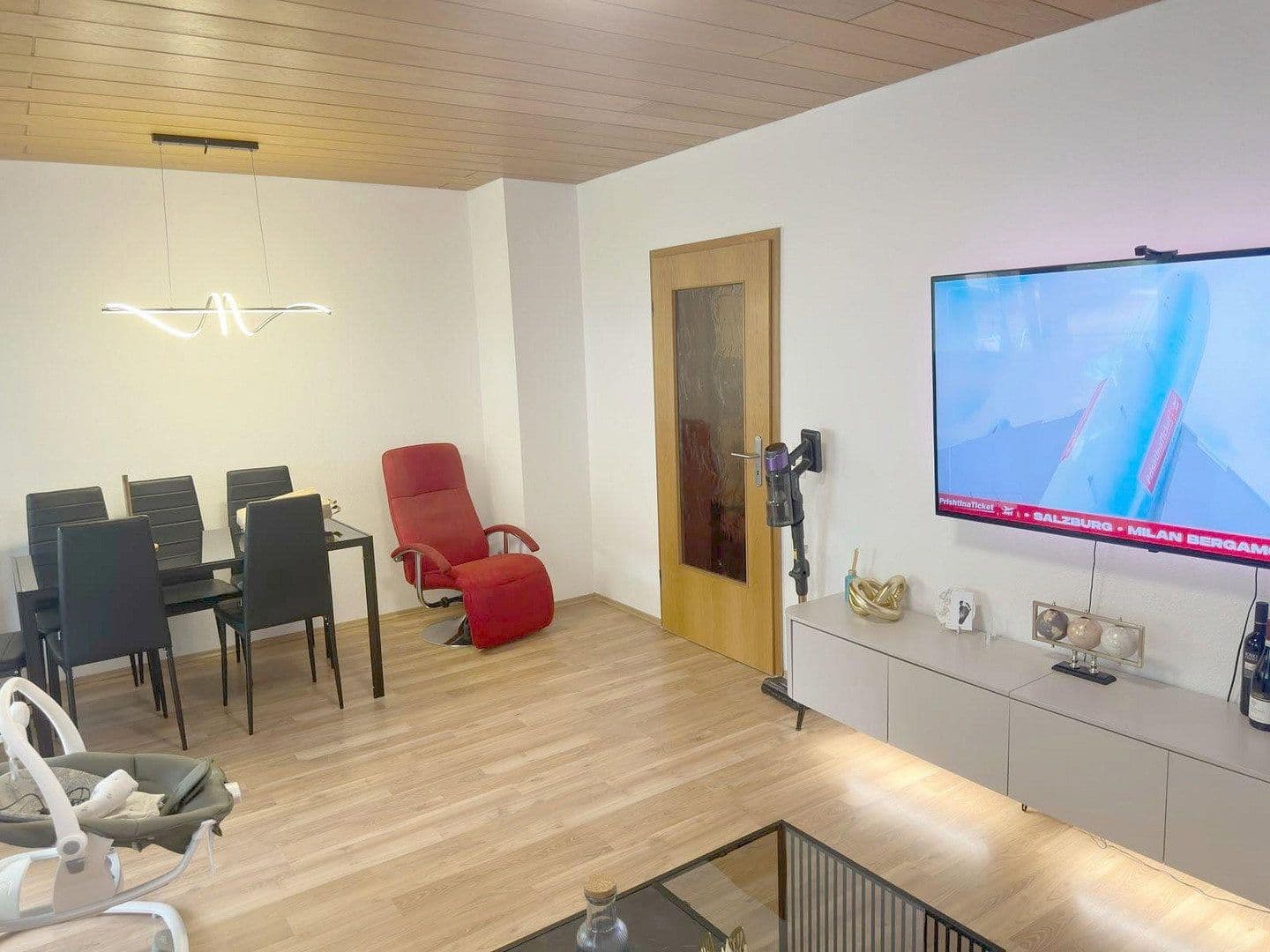 Prenájom bytu 3-izbový 68 m², Ulm, Bádensko-Wurttembersko Prenájom bytu 3-izbový 68 m², Ulm, Bádensko-Wurttembersko