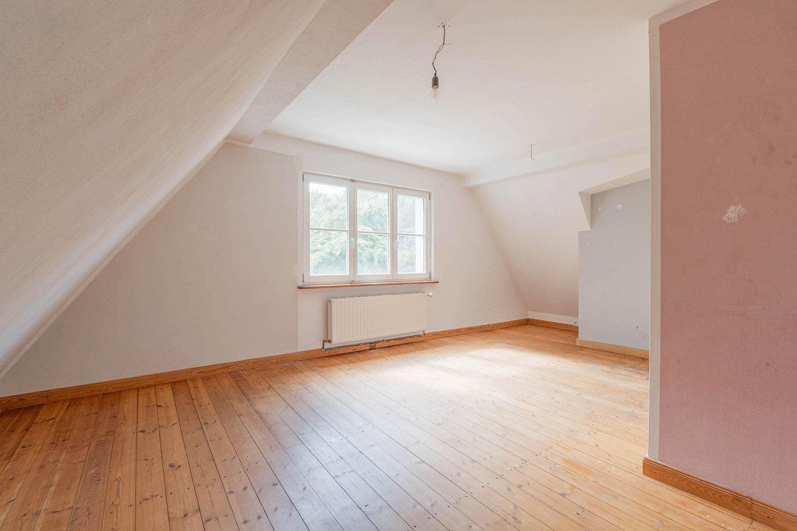 Predaj domu 92 m², pozemok 556 m², Kleinmachnow, Brandenbursko Predaj domu 92 m², pozemok 556 m², Kleinmachnow, Brandenbursko