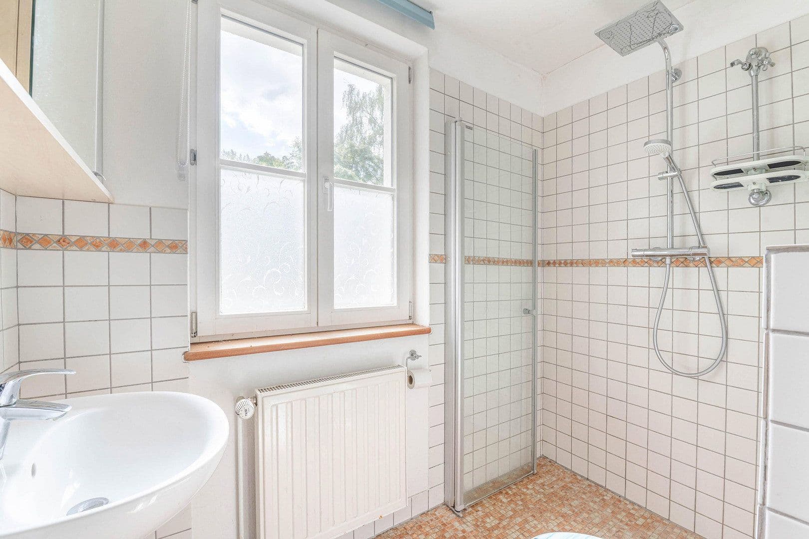 Predaj domu 92 m², pozemok 556 m², Kleinmachnow, Brandenbursko Predaj domu 92 m², pozemok 556 m², Kleinmachnow, Brandenbursko