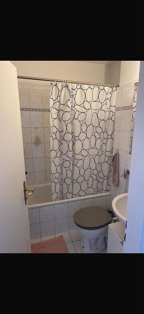 Prenájom bytu 3-izbový 68 m², München, Bavorsko Prenájom bytu 3-izbový 68 m², München, Bavorsko