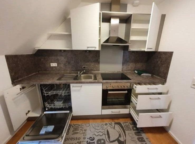 Prenájom bytu 2-izbový 75 m², Schwäbisch Gmünd, Bádensko-Wurttembersko Prenájom bytu 2-izbový 75 m², Schwäbisch Gmünd, Bádensko-Wurttembersko