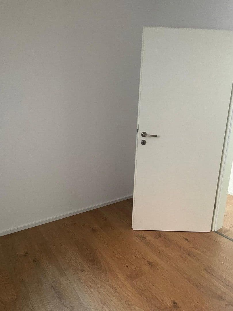 Prenájom bytu 2-izbový 75 m², Schwäbisch Gmünd, Bádensko-Wurttembersko Prenájom bytu 2-izbový 75 m², Schwäbisch Gmünd, Bádensko-Wurttembersko
