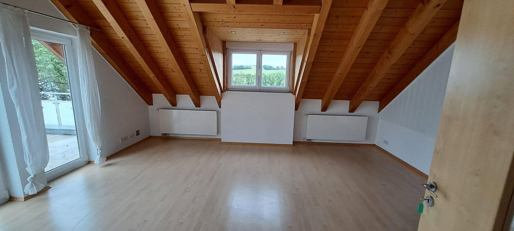 Prenájom bytu 3-izbový 120 m², Birenbach, Bádensko-Wurttembersko Prenájom bytu 3-izbový 120 m², Birenbach, Bádensko-Wurttembersko