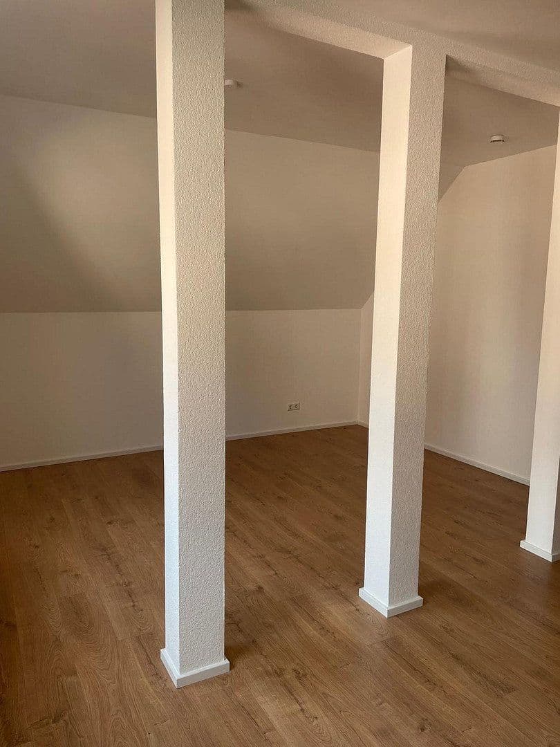 Prenájom bytu 2-izbový 75 m², Schwäbisch Gmünd, Bádensko-Wurttembersko Prenájom bytu 2-izbový 75 m², Schwäbisch Gmünd, Bádensko-Wurttembersko
