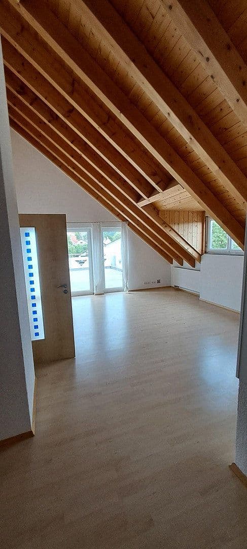 Prenájom bytu 3-izbový 120 m², Birenbach, Bádensko-Wurttembersko Prenájom bytu 3-izbový 120 m², Birenbach, Bádensko-Wurttembersko