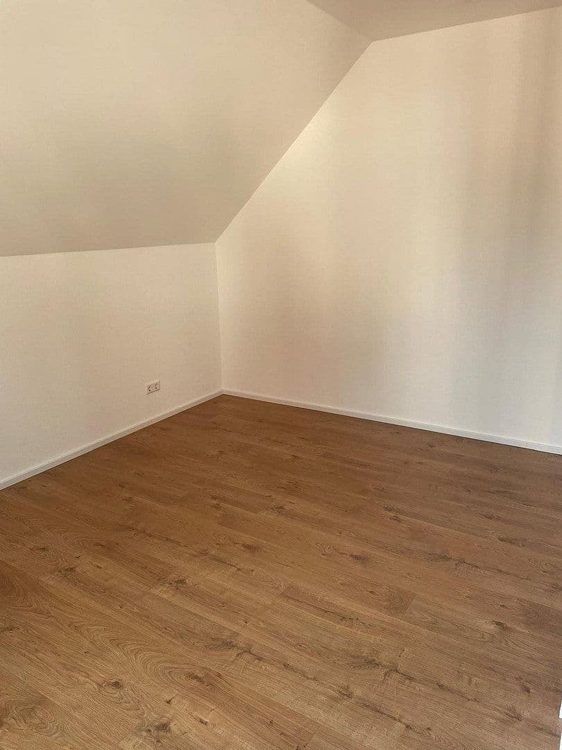Prenájom bytu 2-izbový 75 m², Schwäbisch Gmünd, Bádensko-Wurttembersko Prenájom bytu 2-izbový 75 m², Schwäbisch Gmünd, Bádensko-Wurttembersko