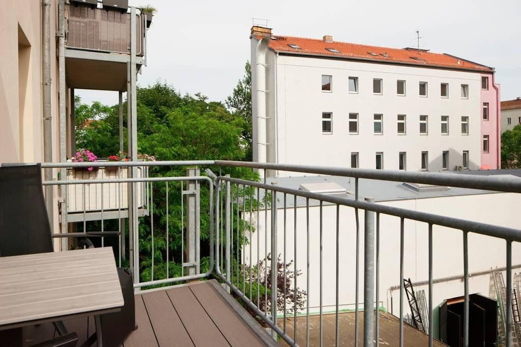 Predaj bytu 3-izbový 102 m², Metzer Straße 25, Berlin, Berlín Predaj bytu 3-izbový 102 m², Metzer Straße 25, Berlin, Berlín