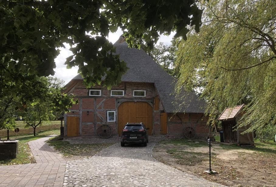 Predaj domu 189 m², pozemok 8.000 m², Lenzen (Elbe), Brandenbursko Predaj domu 189 m², pozemok 8.000 m², Lenzen (Elbe), Brandenbursko