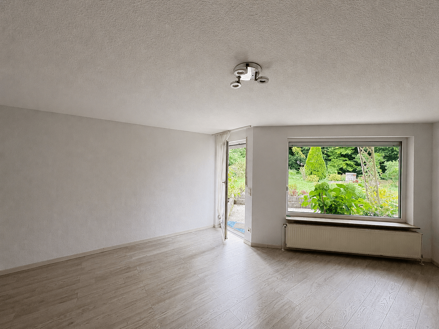 Predaj domu 160 m², pozemok 218 m², Remshalden, Bádensko-Wurttembersko Predaj domu 160 m², pozemok 218 m², Remshalden, Bádensko-Wurttembersko