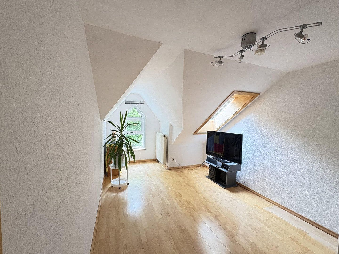 Predaj domu 160 m², pozemok 218 m², Remshalden, Bádensko-Wurttembersko Predaj domu 160 m², pozemok 218 m², Remshalden, Bádensko-Wurttembersko