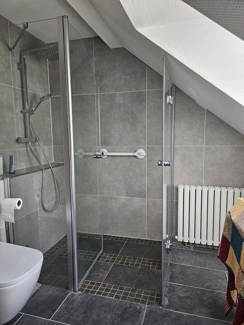 Predaj domu 280 m², pozemok 25.000 m², Busenhausen, Porýnie-Falcko Predaj domu 280 m², pozemok 25.000 m², Busenhausen, Porýnie-Falcko