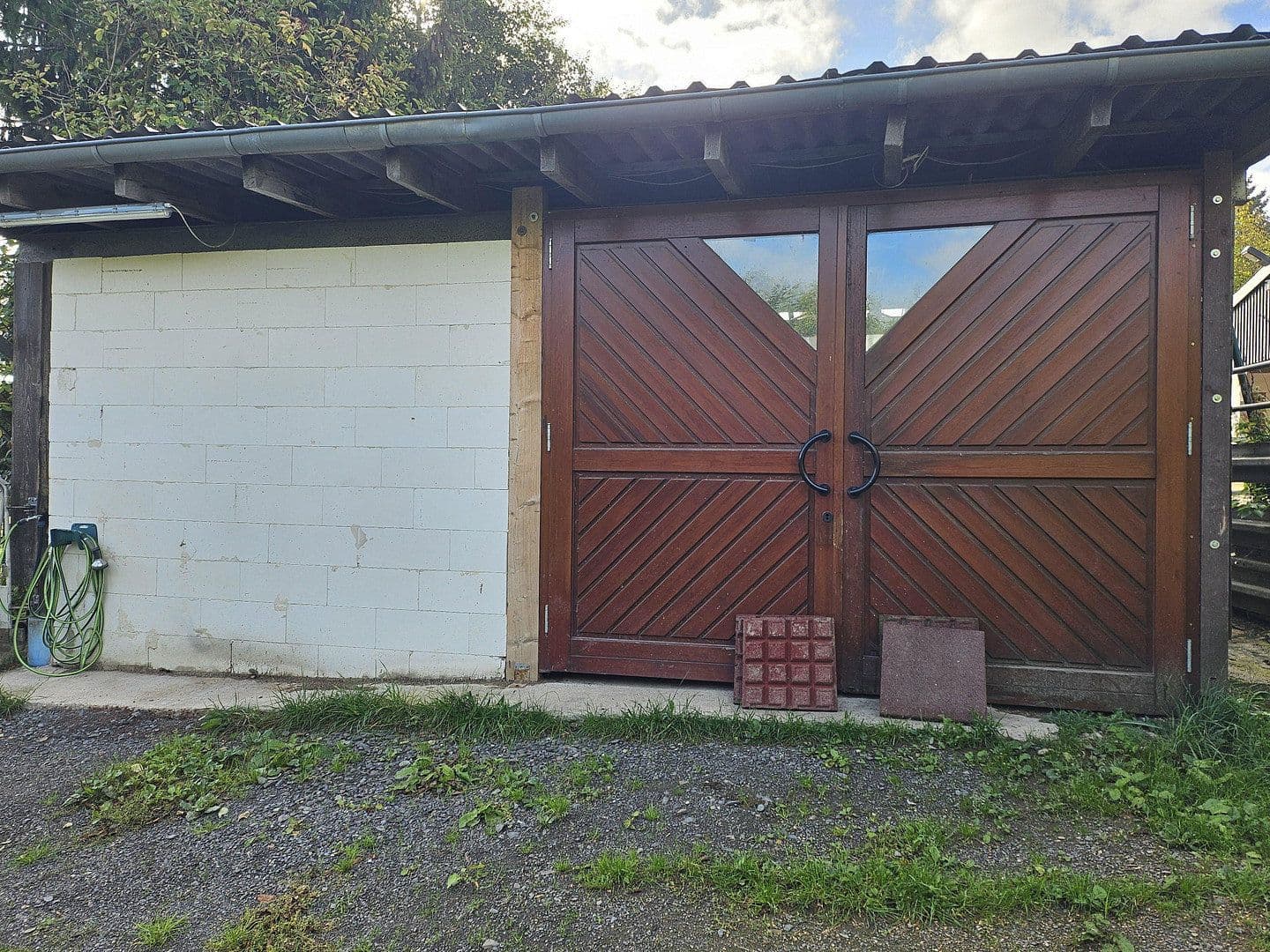 Predaj domu 280 m², pozemok 25.000 m², Busenhausen, Porýnie-Falcko Predaj domu 280 m², pozemok 25.000 m², Busenhausen, Porýnie-Falcko