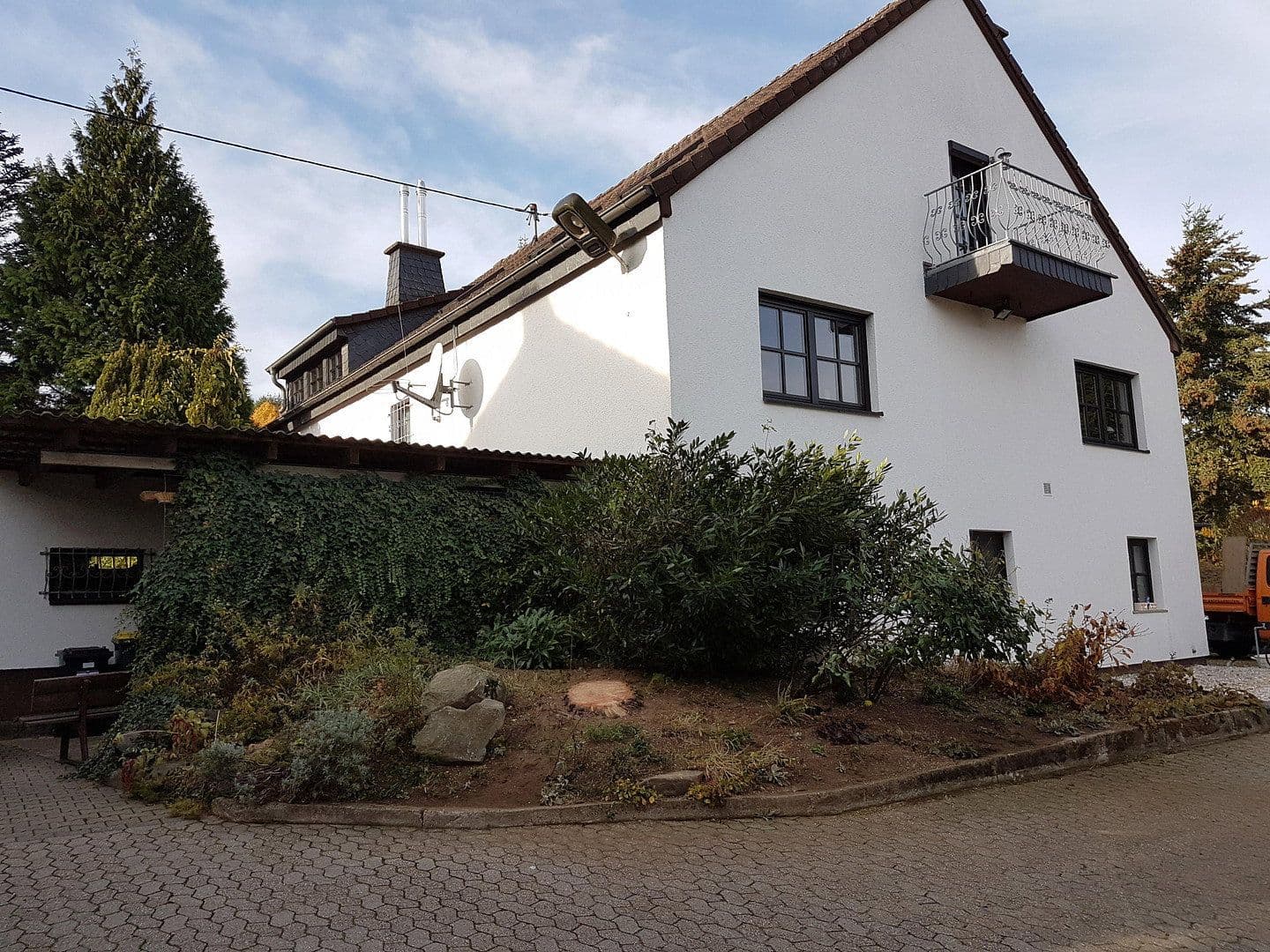 Predaj domu 280 m², pozemok 25.000 m², Busenhausen, Porýnie-Falcko Predaj domu 280 m², pozemok 25.000 m², Busenhausen, Porýnie-Falcko
