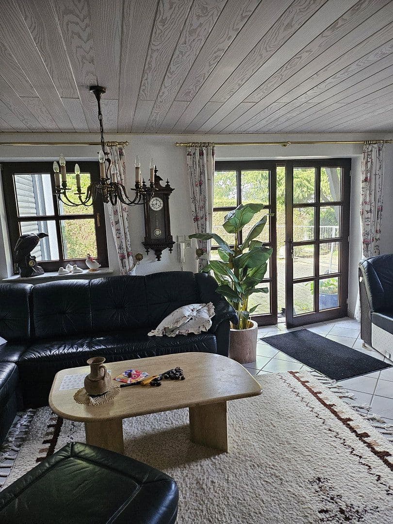 Predaj domu 280 m², pozemok 25.000 m², Busenhausen, Porýnie-Falcko Predaj domu 280 m², pozemok 25.000 m², Busenhausen, Porýnie-Falcko