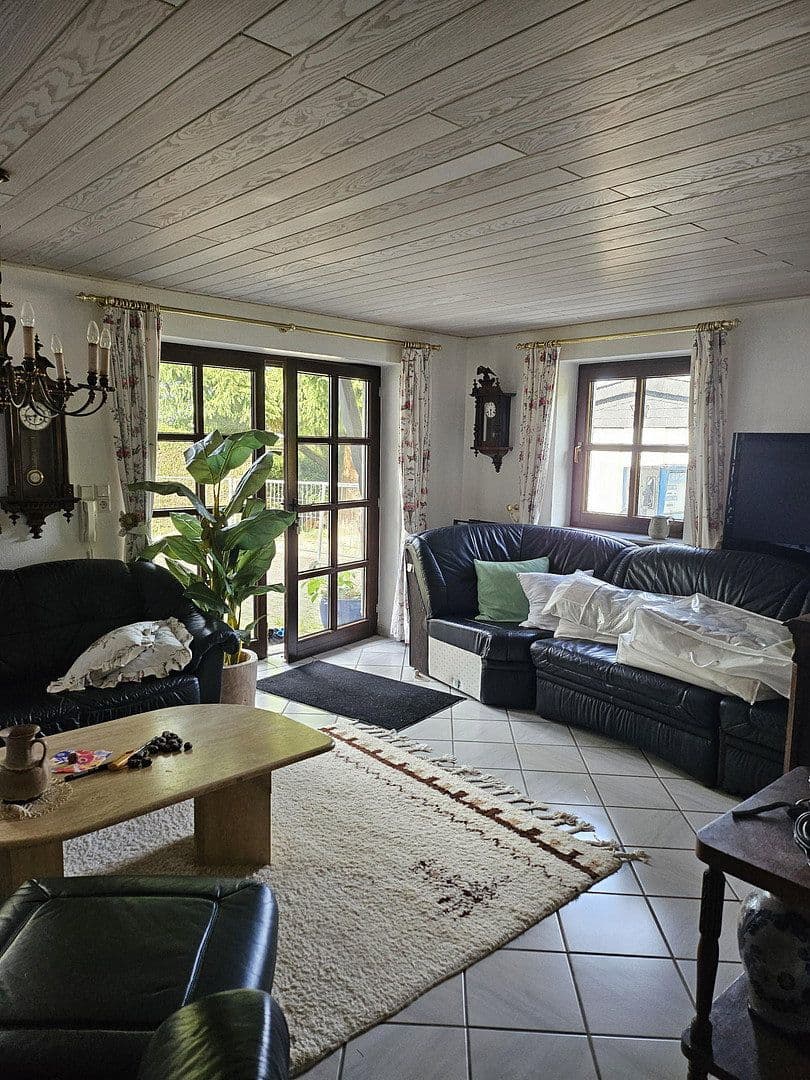Predaj domu 280 m², pozemok 25.000 m², Busenhausen, Porýnie-Falcko Predaj domu 280 m², pozemok 25.000 m², Busenhausen, Porýnie-Falcko