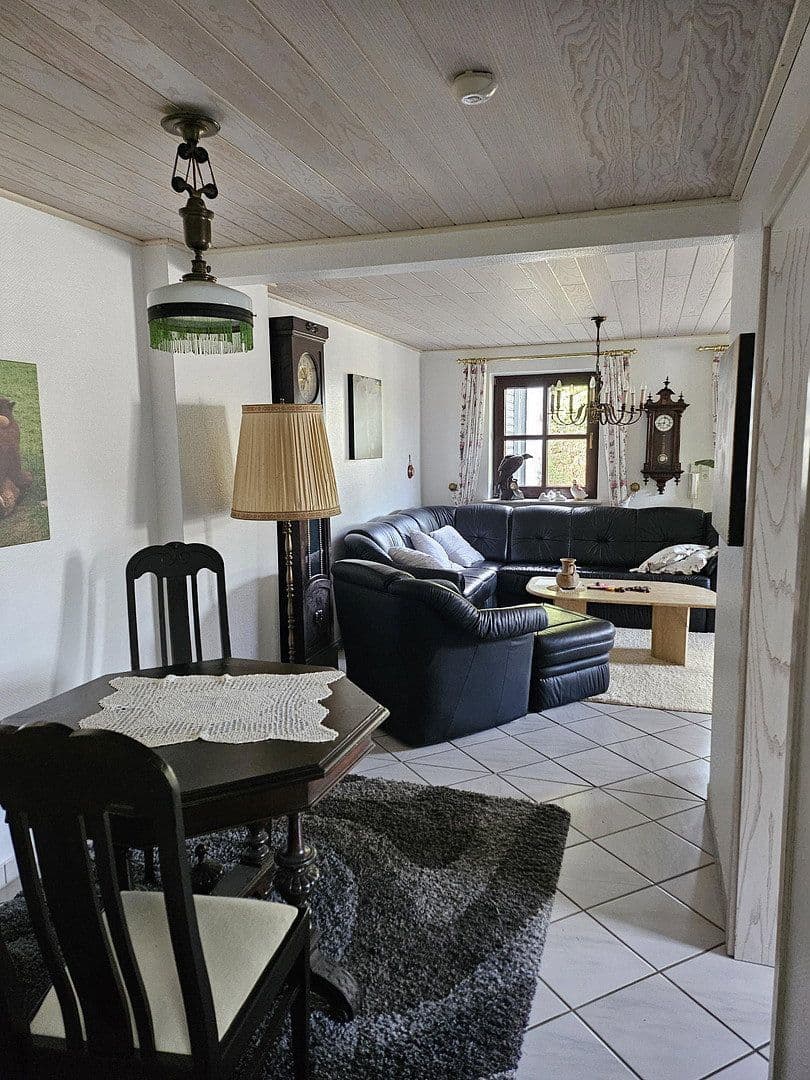 Predaj domu 280 m², pozemok 25.000 m², Busenhausen, Porýnie-Falcko Predaj domu 280 m², pozemok 25.000 m², Busenhausen, Porýnie-Falcko