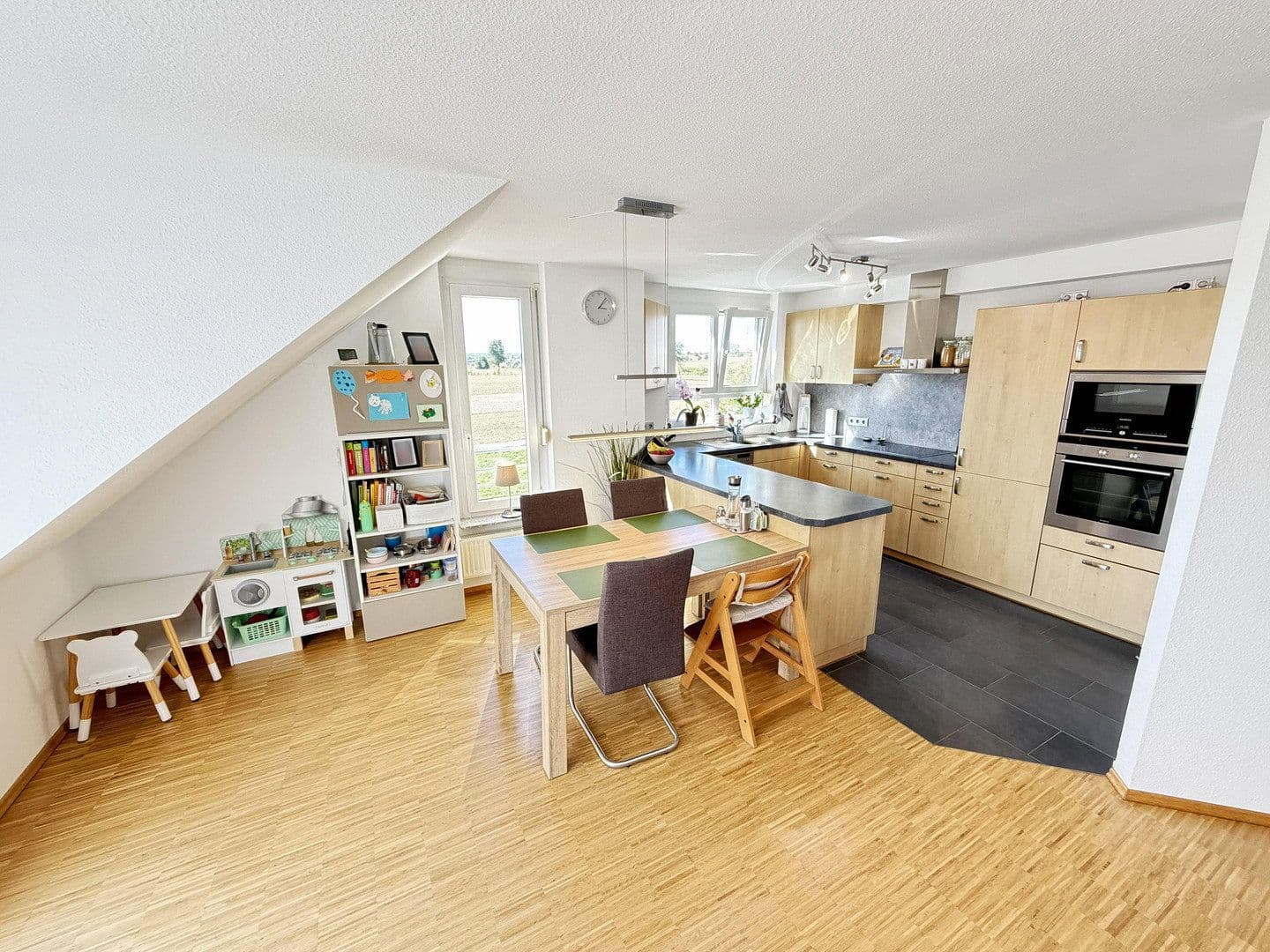 Predaj bytu 3-izbový 95 m², Hermann-Hesse-Straße 36, Nufringen, Bádensko-Wurttembersko Predaj bytu 3-izbový 95 m², Hermann-Hesse-Straße 36, Nufringen, Bádensko-Wurttembersko