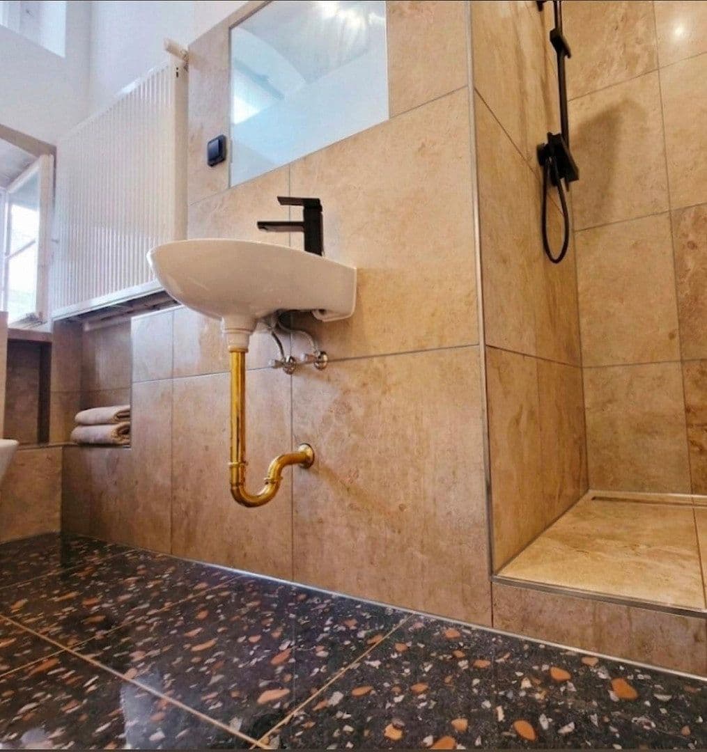 Predaj bytu 4-izbový 85 m², Wilhelmstadt Spandau Berlin, Berlín Predaj bytu 4-izbový 85 m², Wilhelmstadt Spandau Berlin, Berlín