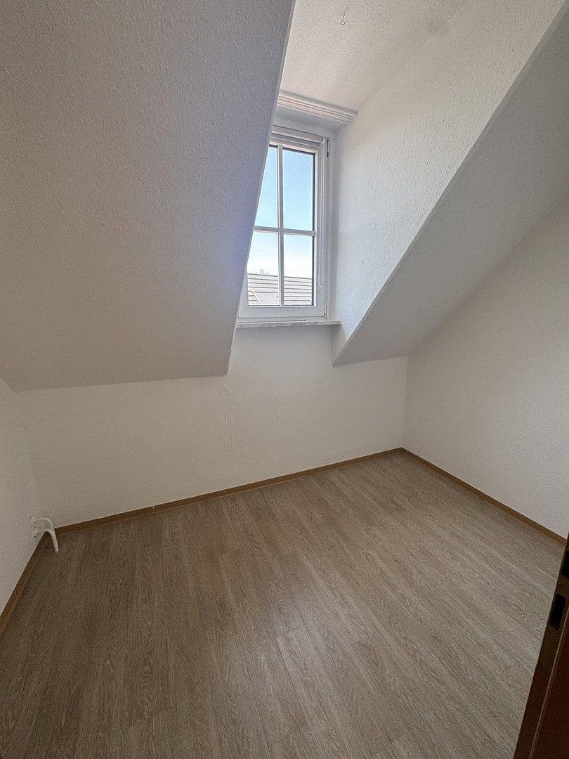 Prenájom bytu 3-izbový 65 m², Stuttgart, Bádensko-Wurttembersko Prenájom bytu 3-izbový 65 m², Stuttgart, Bádensko-Wurttembersko
