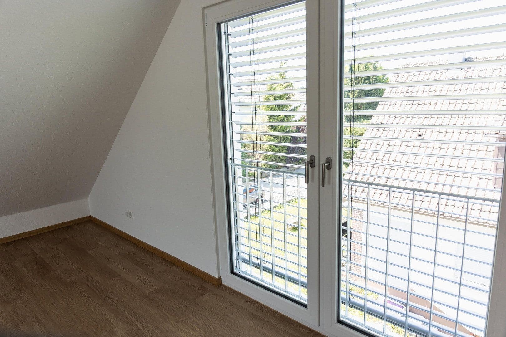 Prenájom bytu 5-izbový 132 m², Uhlandstraße 25, Bodelshausen, Bádensko-Wurttembersko Prenájom bytu 5-izbový 132 m², Uhlandstraße 25, Bodelshausen, Bádensko-Wurttembersko