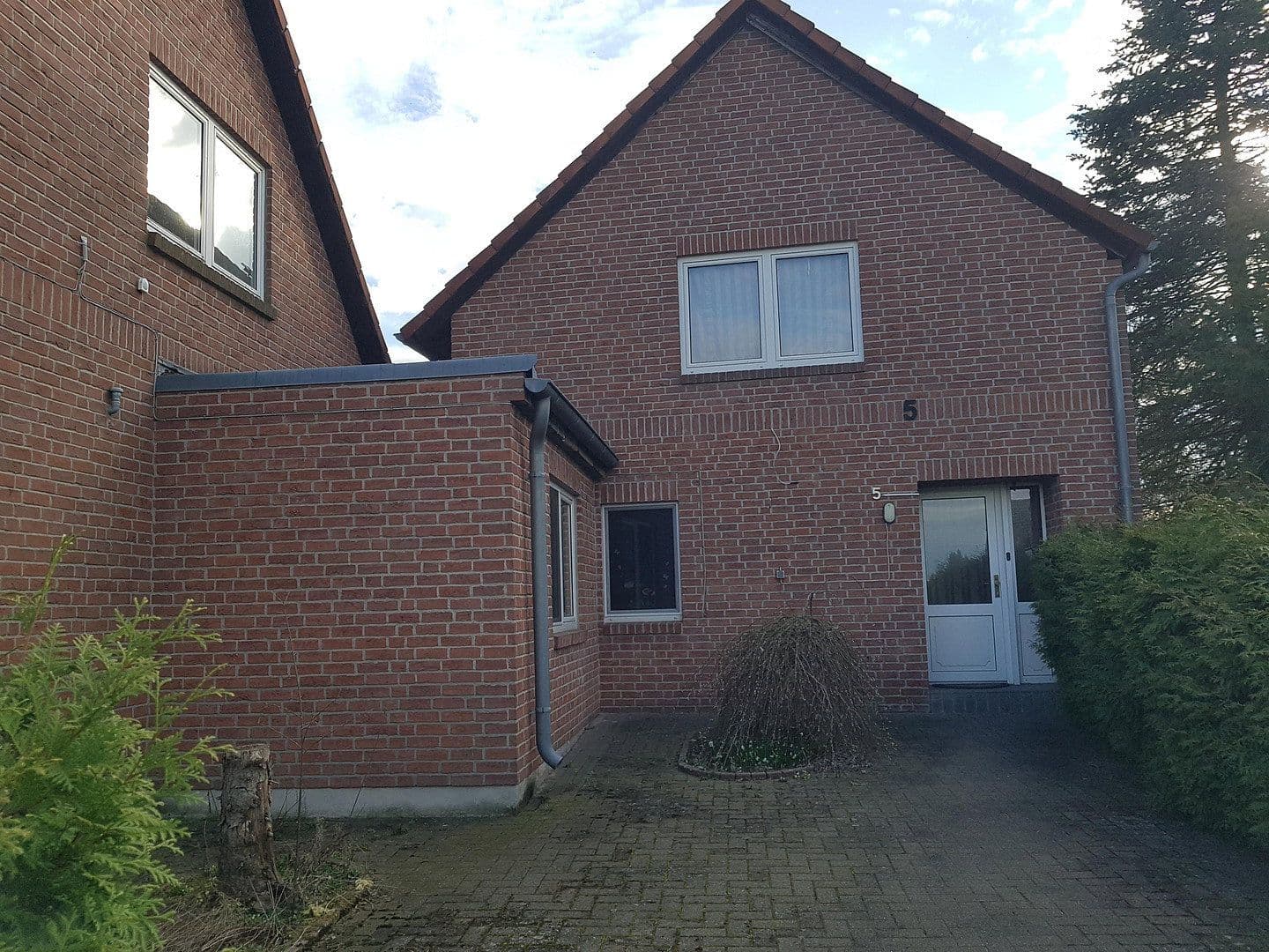 Predaj domu 198 m², pozemok 3.382 m², Kalbe (Milde), Sasko-Anhaltsko Predaj domu 198 m², pozemok 3.382 m², Kalbe (Milde), Sasko-Anhaltsko