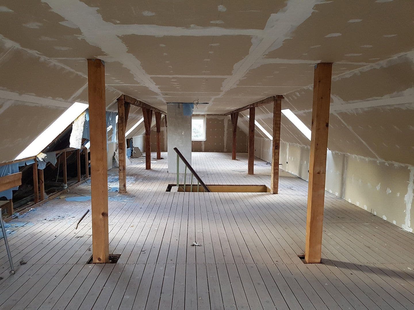 Predaj domu 198 m², pozemok 3.382 m², Kalbe (Milde), Sasko-Anhaltsko Predaj domu 198 m², pozemok 3.382 m², Kalbe (Milde), Sasko-Anhaltsko