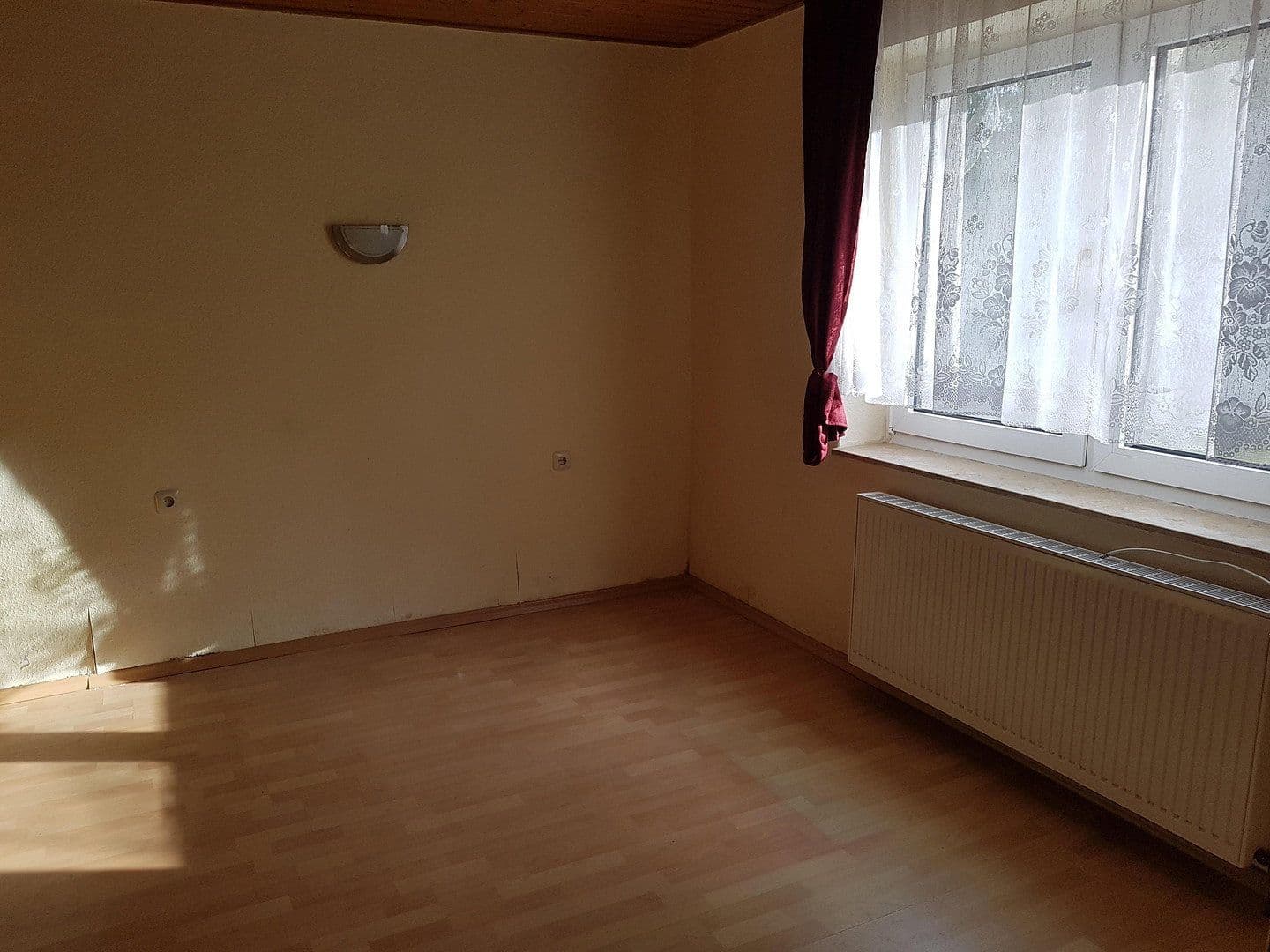 Predaj domu 198 m², pozemok 3.382 m², Kalbe (Milde), Sasko-Anhaltsko Predaj domu 198 m², pozemok 3.382 m², Kalbe (Milde), Sasko-Anhaltsko