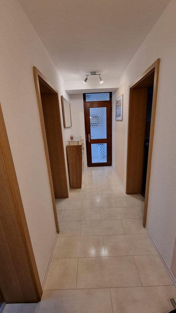 Predaj domu 270 m², pozemok 690 m², Oedheim, Bádensko-Wurttembersko Predaj domu 270 m², pozemok 690 m², Oedheim, Bádensko-Wurttembersko