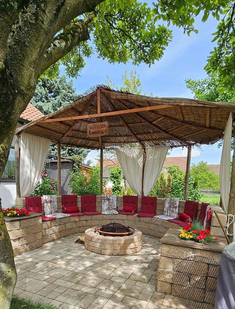 Predaj domu 270 m², pozemok 690 m², Oedheim, Bádensko-Wurttembersko Predaj domu 270 m², pozemok 690 m², Oedheim, Bádensko-Wurttembersko