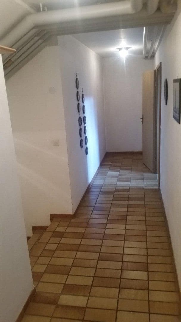 Predaj domu 270 m², pozemok 690 m², Oedheim, Bádensko-Wurttembersko Predaj domu 270 m², pozemok 690 m², Oedheim, Bádensko-Wurttembersko