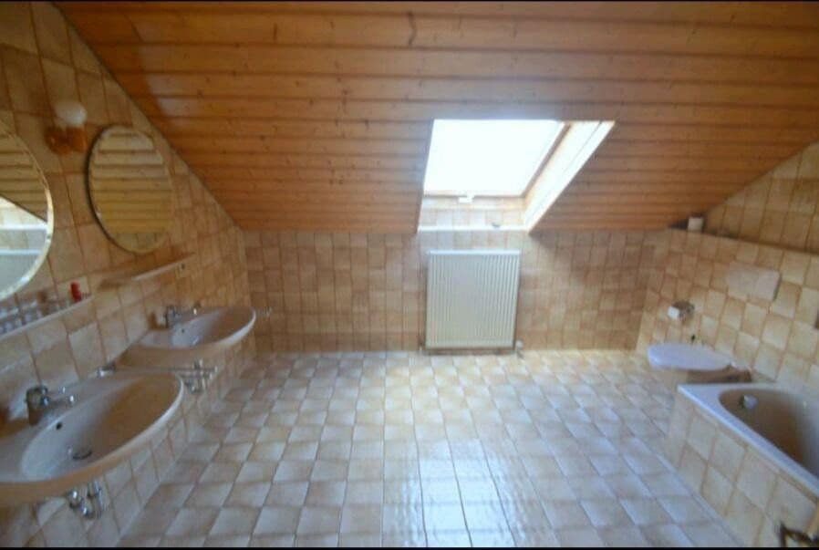 Predaj domu 270 m², pozemok 690 m², Oedheim, Bádensko-Wurttembersko Predaj domu 270 m², pozemok 690 m², Oedheim, Bádensko-Wurttembersko