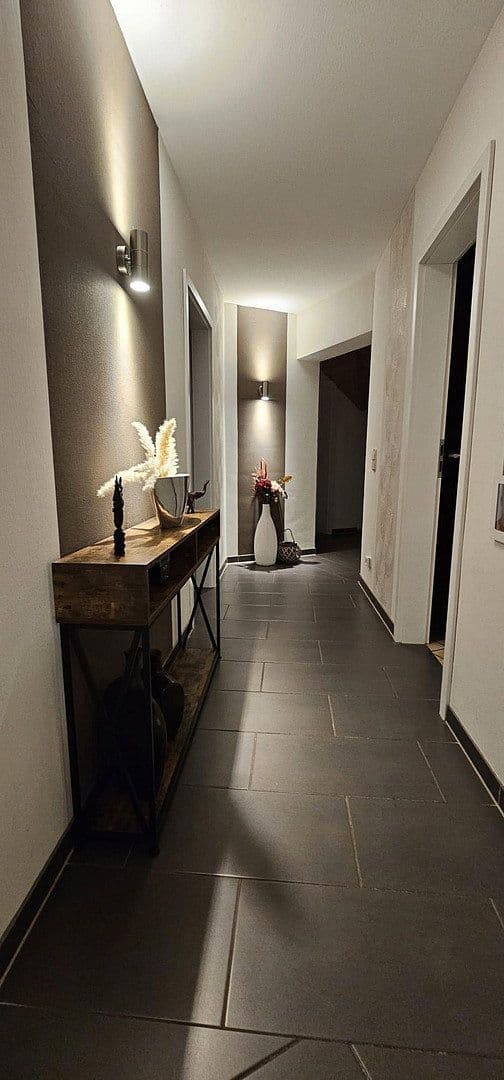 Predaj domu 270 m², pozemok 690 m², Oedheim, Bádensko-Wurttembersko Predaj domu 270 m², pozemok 690 m², Oedheim, Bádensko-Wurttembersko