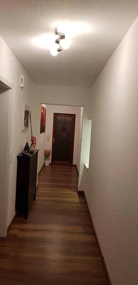 Predaj domu 270 m², pozemok 690 m², Oedheim, Bádensko-Wurttembersko Predaj domu 270 m², pozemok 690 m², Oedheim, Bádensko-Wurttembersko