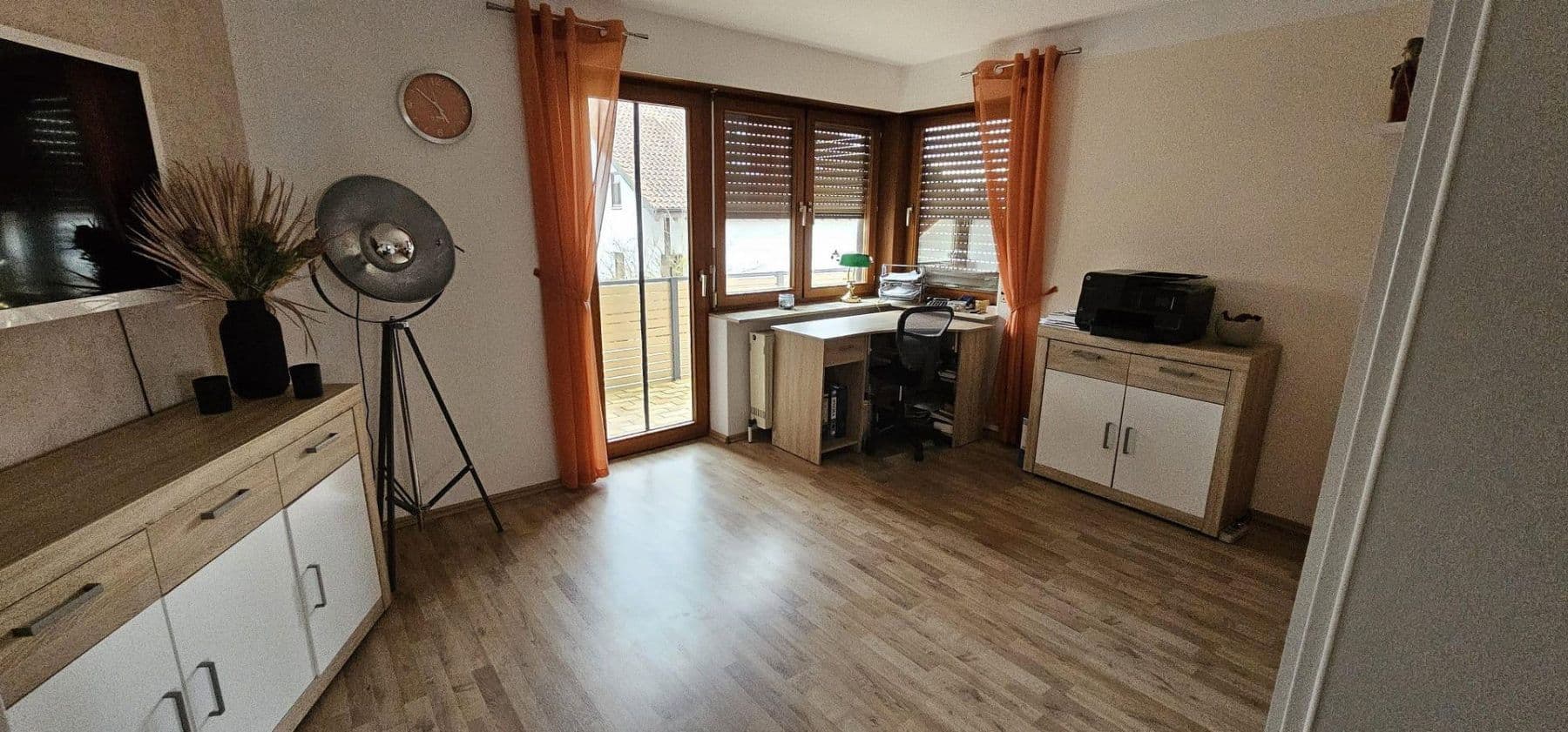 Predaj domu 270 m², pozemok 690 m², Oedheim, Bádensko-Wurttembersko Predaj domu 270 m², pozemok 690 m², Oedheim, Bádensko-Wurttembersko