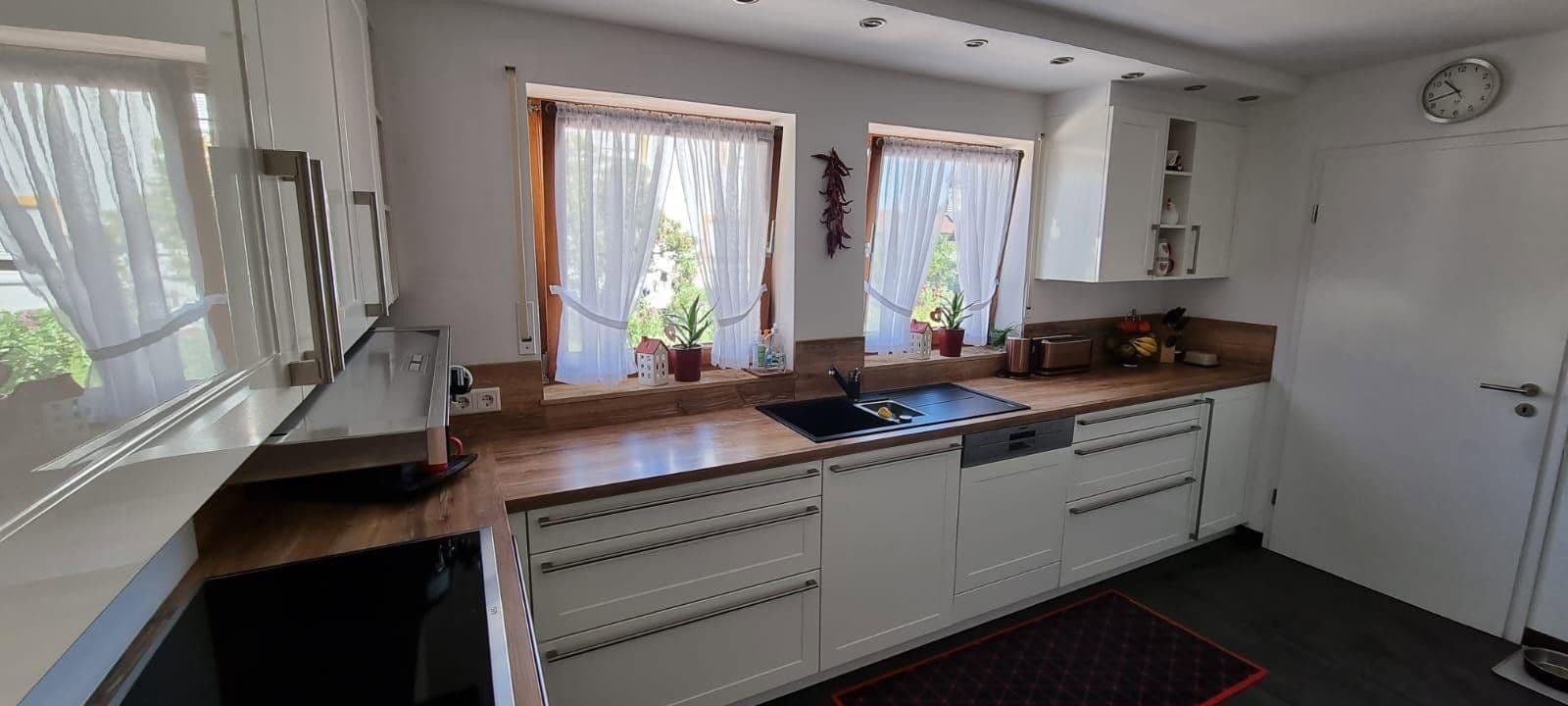 Predaj domu 270 m², pozemok 690 m², Oedheim, Bádensko-Wurttembersko Predaj domu 270 m², pozemok 690 m², Oedheim, Bádensko-Wurttembersko