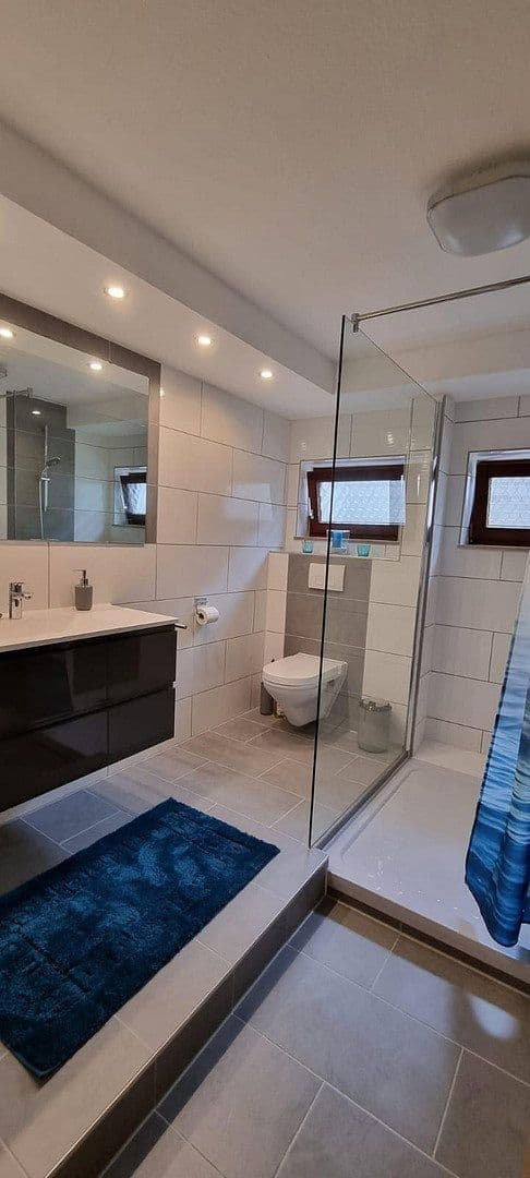 Predaj domu 270 m², pozemok 690 m², Oedheim, Bádensko-Wurttembersko Predaj domu 270 m², pozemok 690 m², Oedheim, Bádensko-Wurttembersko