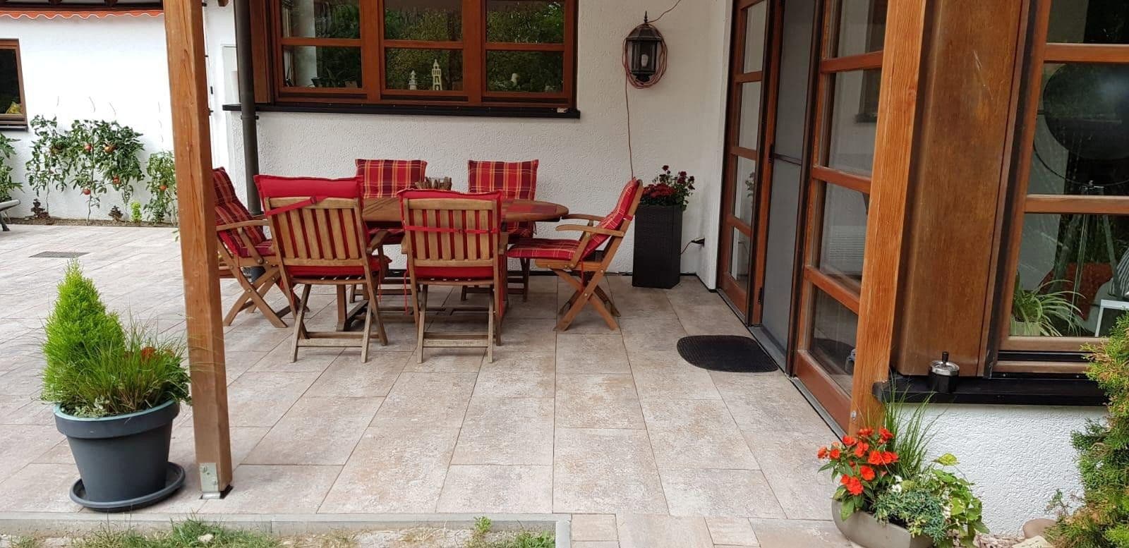 Predaj domu 270 m², pozemok 690 m², Oedheim, Bádensko-Wurttembersko Predaj domu 270 m², pozemok 690 m², Oedheim, Bádensko-Wurttembersko