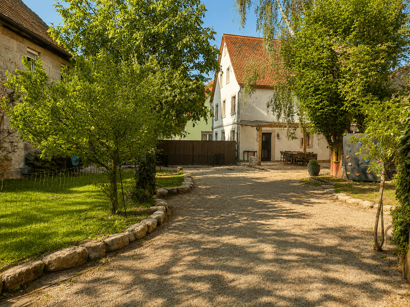Predaj domu 375 m², pozemok 2.126 m², Uehlfeld, Bavorsko Predaj domu 375 m², pozemok 2.126 m², Uehlfeld, Bavorsko