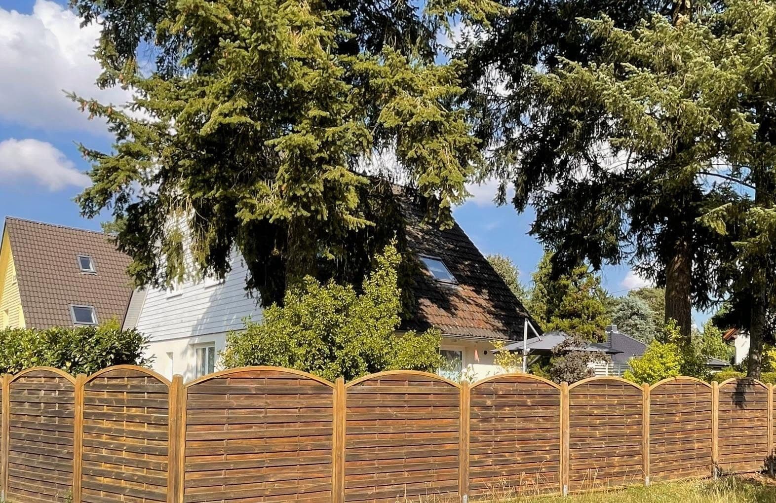 Predaj domu 110 m², pozemok 440 m², Fichtestraße, Hoppegarten, Brandenbursko Predaj domu 110 m², pozemok 440 m², Fichtestraße, Hoppegarten, Brandenbursko