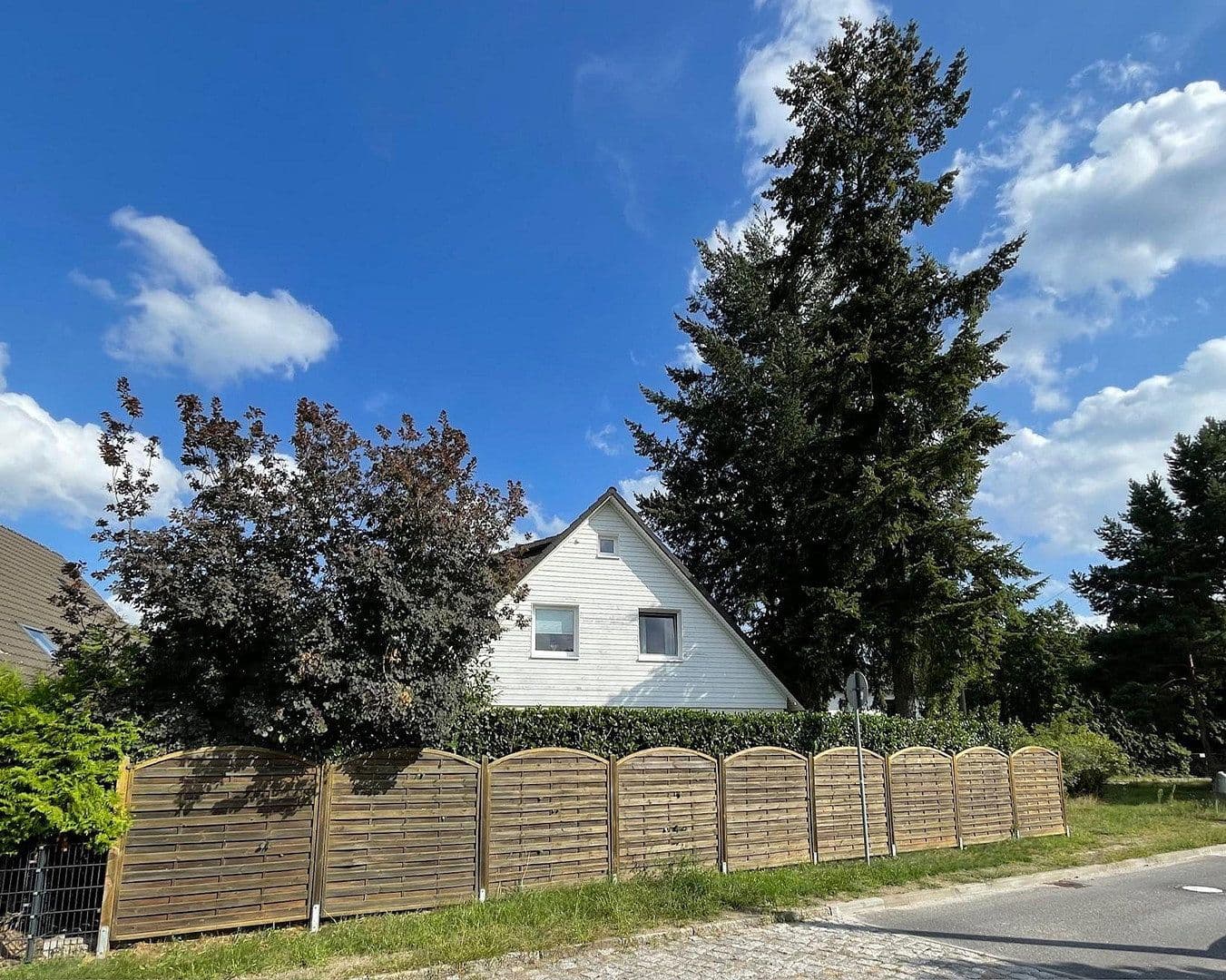Predaj domu 110 m², pozemok 440 m², Fichtestraße, Hoppegarten, Brandenbursko Predaj domu 110 m², pozemok 440 m², Fichtestraße, Hoppegarten, Brandenbursko