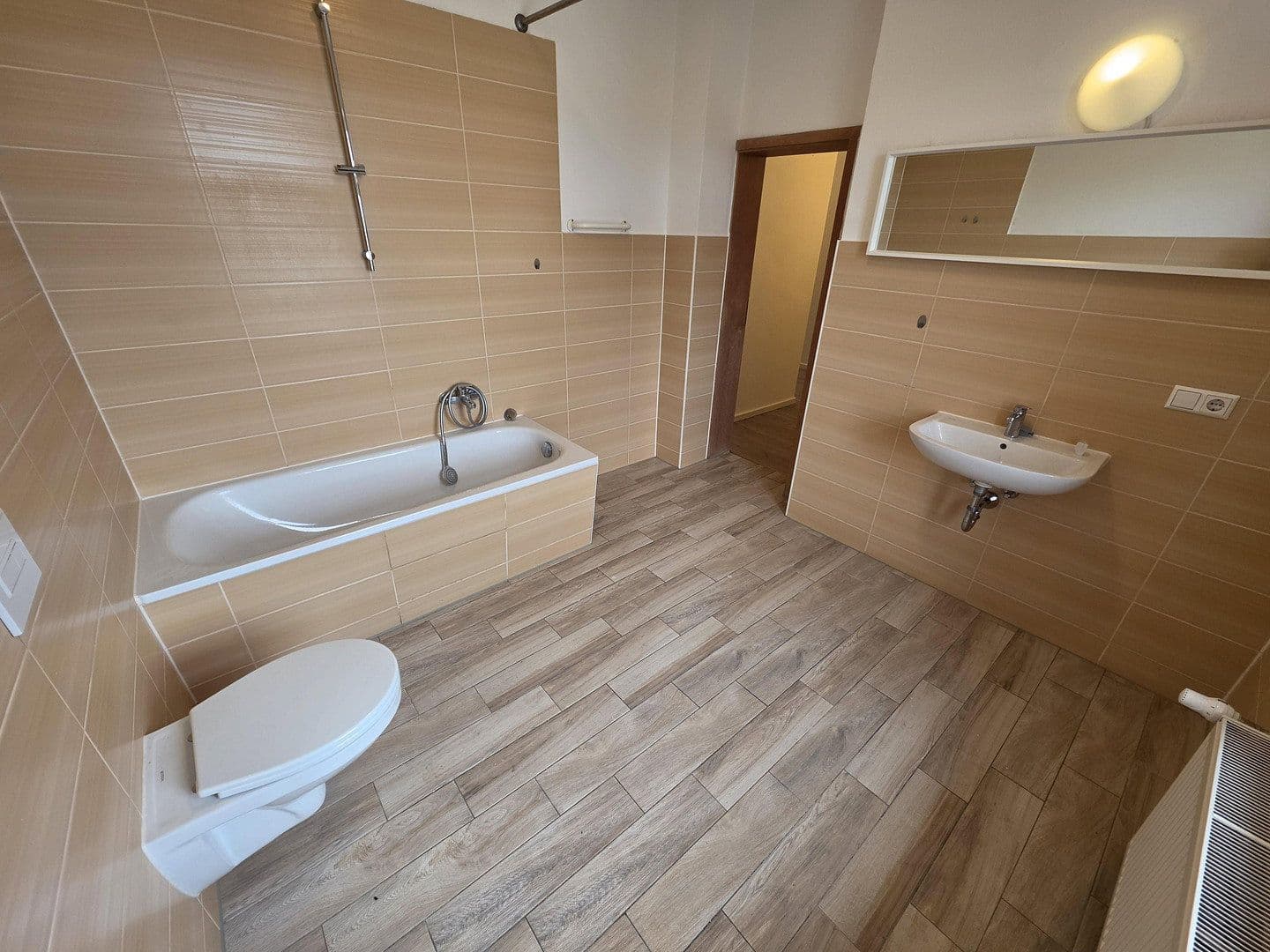 Prenájom bytu 6-izbový 125 m², Äußere Oybiner Straße 5, Žitava, Sasko Prenájom bytu 6-izbový 125 m², Äußere Oybiner Straße 5, Žitava, Sasko