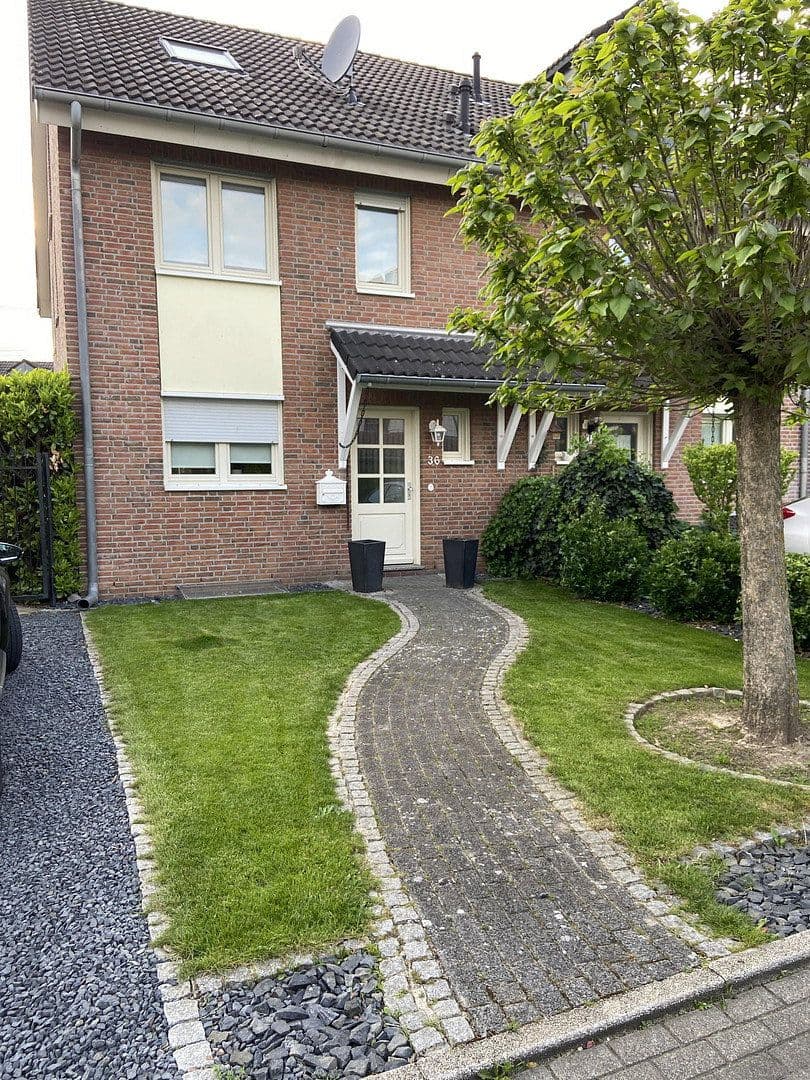 Predaj domu 120 m², pozemok 390 m², Haan, Severné Porýnie - Westfálsko Predaj domu 120 m², pozemok 390 m², Haan, Severné Porýnie - Westfálsko