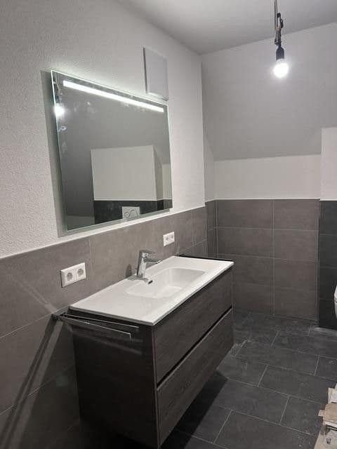 Prenájom bytu 4-izbový 110 m², Beda-Sommerberger-Straße 1, Zwiefalten, Bádensko-Wurttembersko Prenájom bytu 4-izbový 110 m², Beda-Sommerberger-Straße 1, Zwiefalten, Bádensko-Wurttembersko