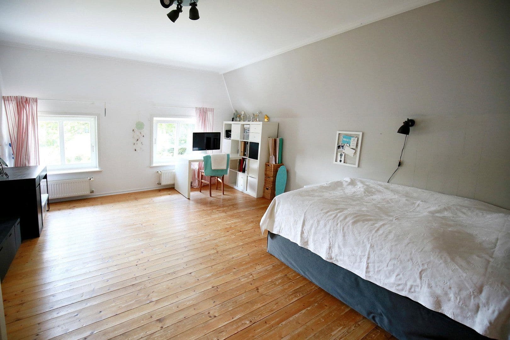 Predaj domu 305 m², pozemok 891 m², Stelle, Dolné Sasko Predaj domu 305 m², pozemok 891 m², Stelle, Dolné Sasko