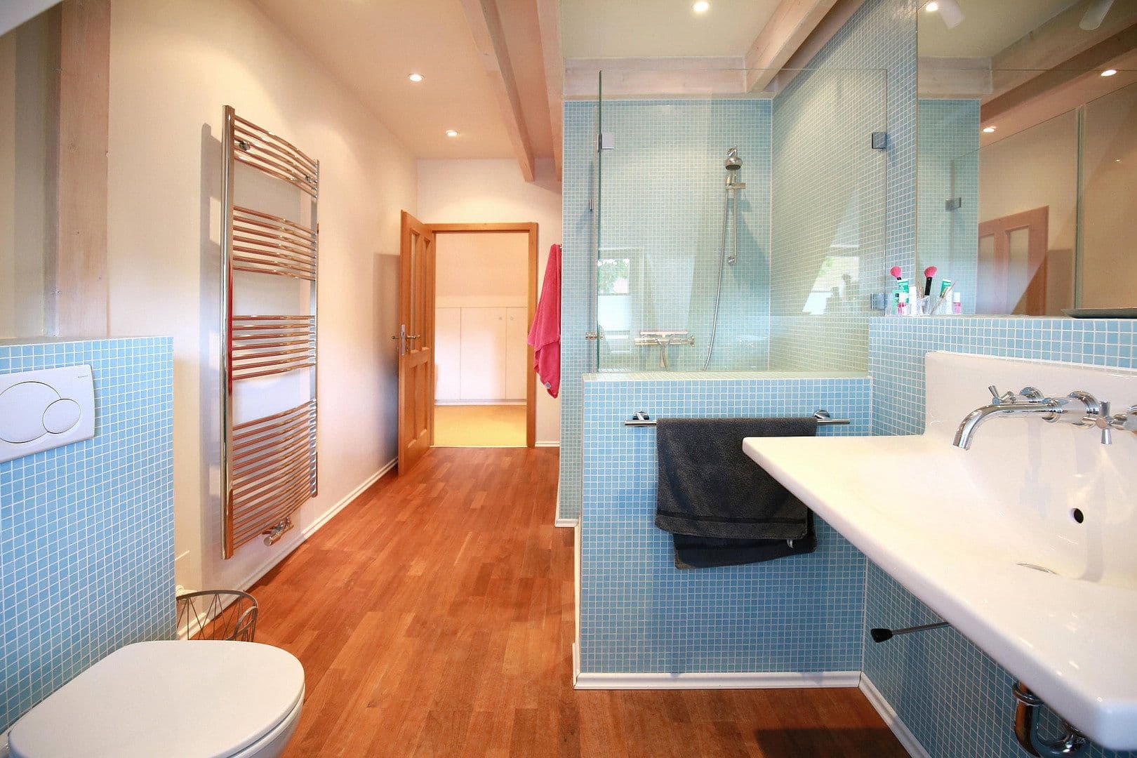 Predaj domu 305 m², pozemok 891 m², Stelle, Dolné Sasko Predaj domu 305 m², pozemok 891 m², Stelle, Dolné Sasko