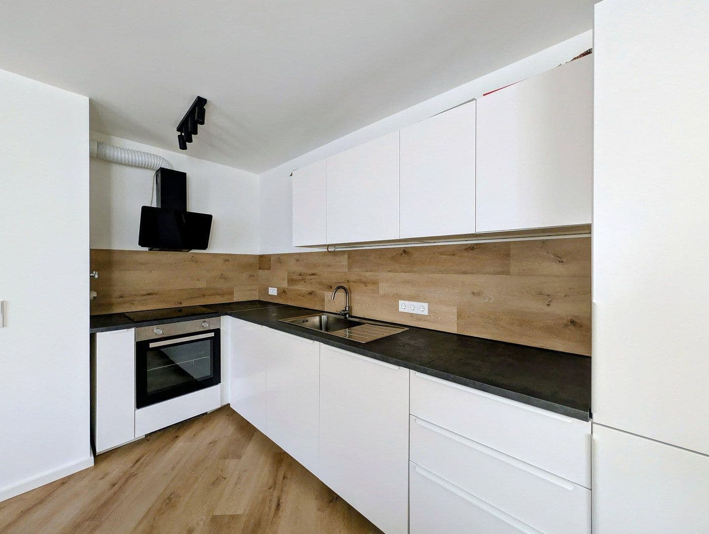 Prenájom bytu 2-izbový 59 m², Fohlenbergstraße 7, Marbach am Neckar, Bádensko-Wurttembersko Prenájom bytu 2-izbový 59 m², Fohlenbergstraße 7, Marbach am Neckar, Bádensko-Wurttembersko