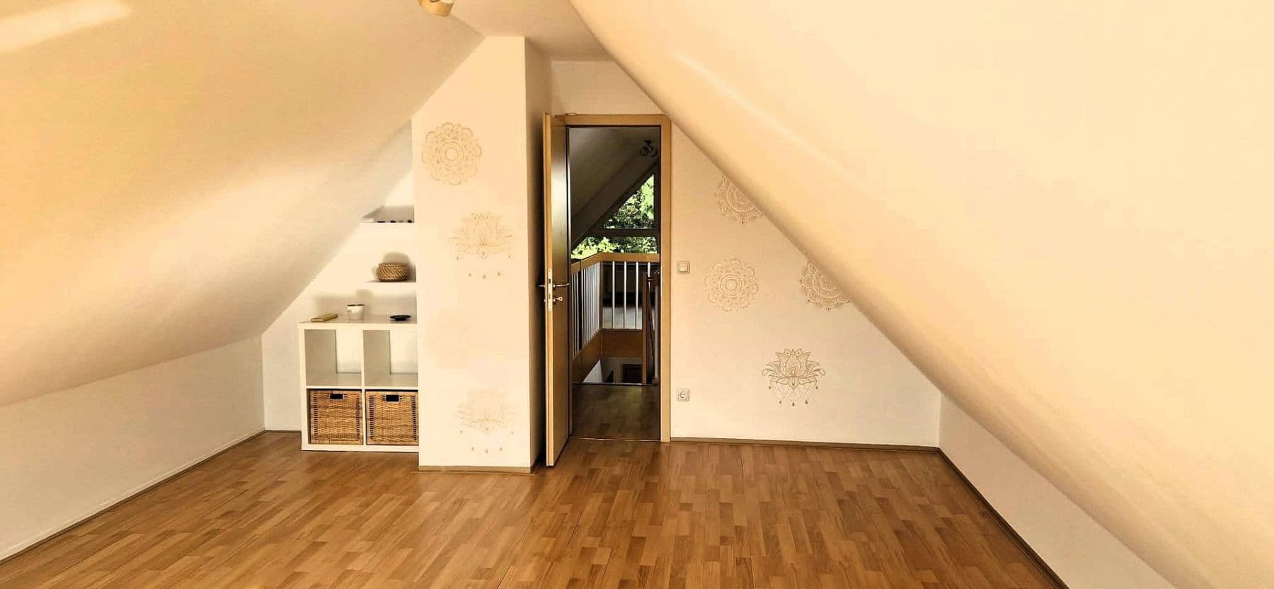Prenájom bytu 6-izbový 165 m², Langensendelbach, Bavorsko Prenájom bytu 6-izbový 165 m², Langensendelbach, Bavorsko