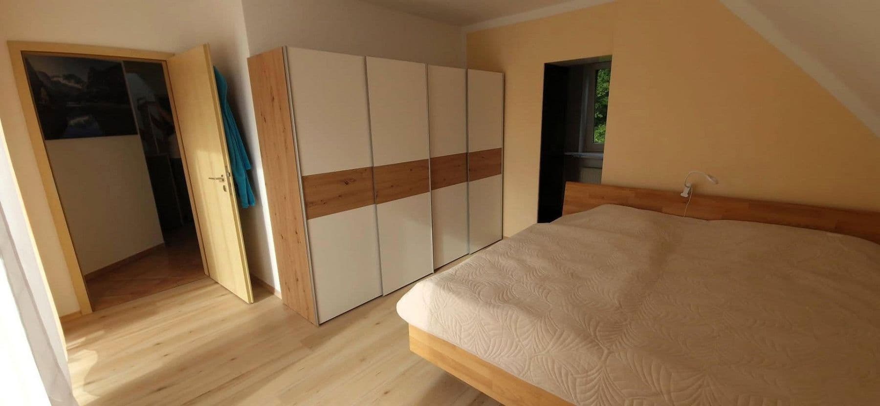 Prenájom bytu 6-izbový 165 m², Langensendelbach, Bavorsko Prenájom bytu 6-izbový 165 m², Langensendelbach, Bavorsko